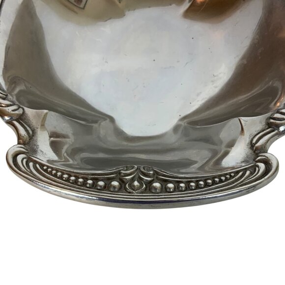 Wilton Armetale Belle Mont Oval Bowl by Juan Vela Studios  Wilton Armetale Belle Mont Oval Bowl by Juan Vela Studios Durable Hand Wash Only